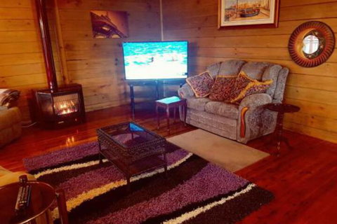 Abelia Lakeside No 2 Big Spa COTTAGE - New South Wales Tourism  0