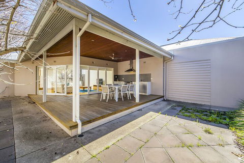Inner Western Suburbs Retreat - New South Wales Tourism  2