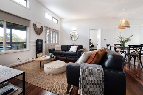 Oblique - New South Wales Tourism  2