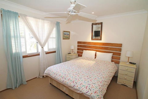 Beach & Bush Getaway - New South Wales Tourism  1