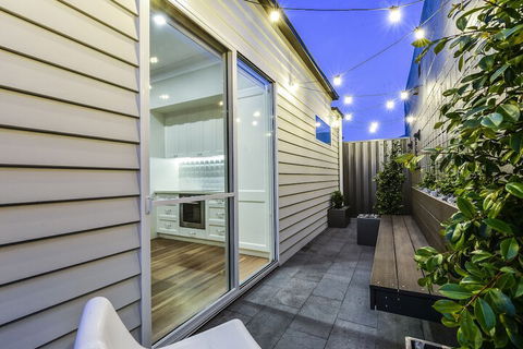 Aloha Luxury Central Apartments - New South Wales Tourism  5