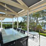 Morisset Bay Waterfront Views Lake House Looking Over Trinity Marina - New South Wales Tourism  0