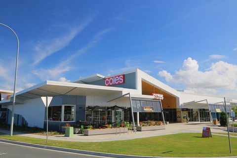 A Deluxe Swim Up Drift Apartments South - New South Wales Tourism  1