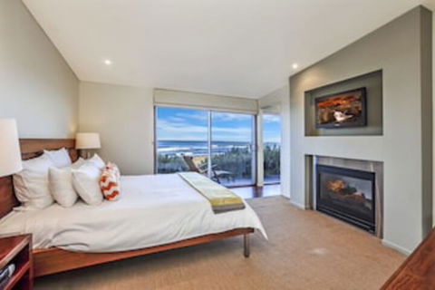 HEARNS BEACHSIDE VILLA 8 - New South Wales Tourism  0