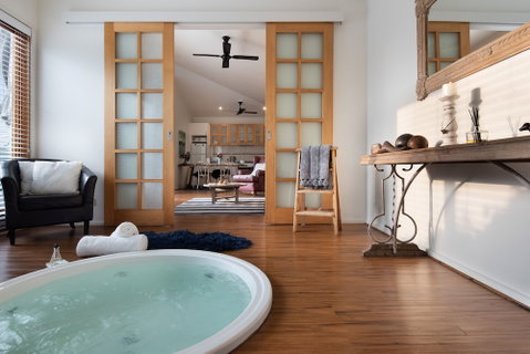 Gables Bend Spa Villa - New South Wales Tourism  5