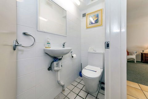 Mistral Court Unit 2 / 17 Mistral Close - New South Wales Tourism  5
