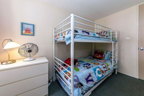 Mistral Court Unit 2 / 17 Mistral Close - New South Wales Tourism  2