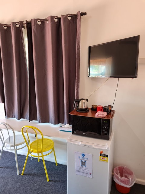 Taree Lodge Motel - New South Wales Tourism  1