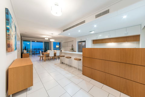 Peninsula 3 Bedroom Apartment - New South Wales Tourism  5