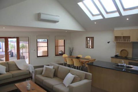 Tennysons On Sackville - New South Wales Tourism  0
