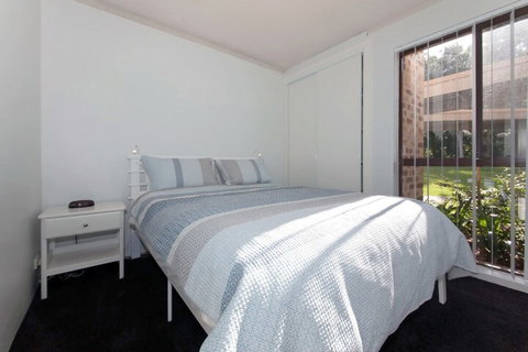 Bay Parklands Unit 22 / 2 Gowrie Avenue - New South Wales Tourism  4