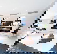 MADDISON 3BDR Port Melbourne Apartment - New South Wales Tourism 