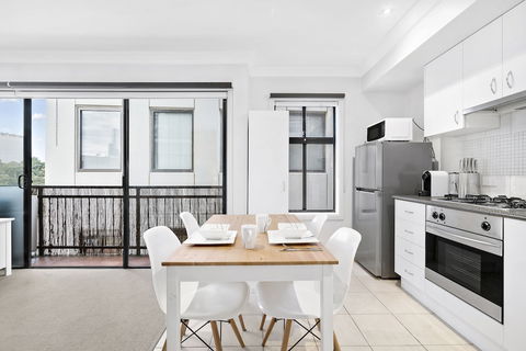SIENNA, 1BDR South Melbourne Apartment - New South Wales Tourism  1