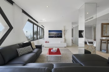 ELAINE, 2BDR St.Kilda Apartment - New South Wales Tourism  0