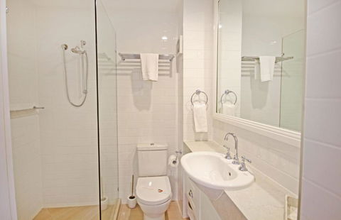 Coolum Baywatch Luxury Style Penthouse Linen Included WIFI 500 Bond - New South Wales Tourism  6