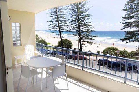 Coolum Baywatch Luxury Style Penthouse Linen Included WIFI 500 Bond - New South Wales Tourism  5