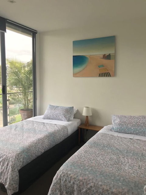 Marina View Apartment On The Maribyrnong River, Melbourne - New South Wales Tourism  4