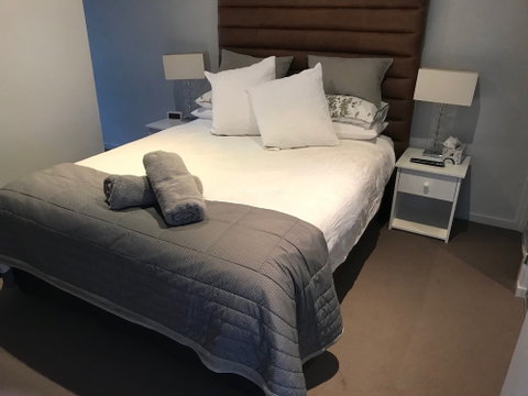 Marina View Apartment On The Maribyrnong River, Melbourne - New South Wales Tourism  5