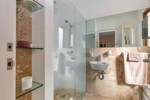 Contemporary Townhouse In Adelaide City - New South Wales Tourism  4