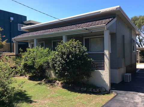 Fingal Beach Shack - New South Wales Tourism  4