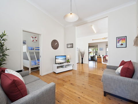 Fingal Beach Shack - New South Wales Tourism  1