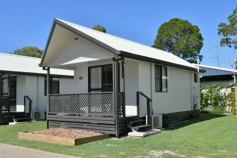 BIG4 Breeze Holiday Park â€“ Rainbow Beach - New South Wales Tourism  1
