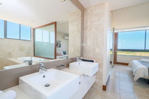 Luxury 2 Bed Apartment Located In The Santai Resort - New South Wales Tourism  5