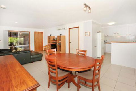 2 Eastern Court Mount Coolum 400 DOLLAR BOND Pet Friendly LINEN INCLUDED - New South Wales Tourism  6