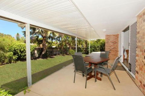2 Eastern Court Mount Coolum 400 DOLLAR BOND Pet Friendly LINEN INCLUDED - New South Wales Tourism  3