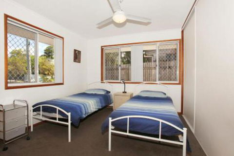2 Eastern Court Mount Coolum 400 DOLLAR BOND Pet Friendly LINEN INCLUDED - New South Wales Tourism  4