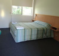 Bull 'n' Bush Hotel Motel