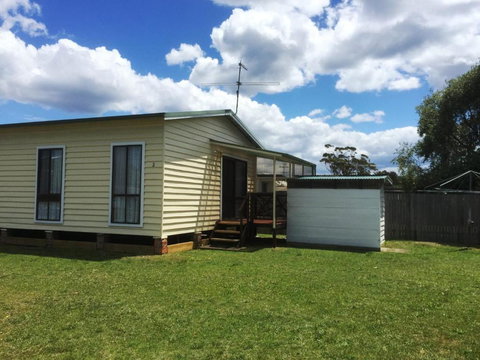 Flat 2 42 McMillan Rd - New South Wales Tourism  2