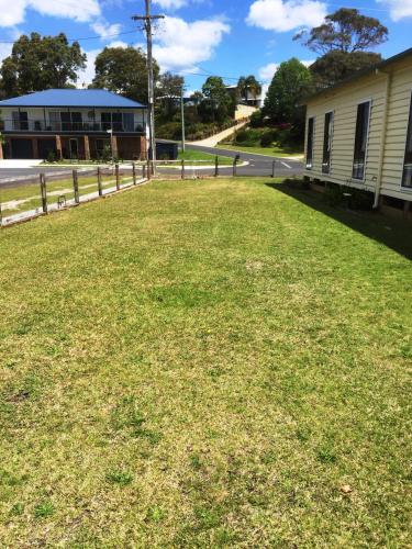 Flat 2 42 McMillan Rd - New South Wales Tourism  3