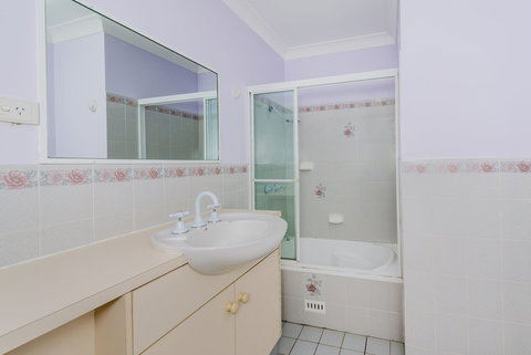 Pebble Pde 1 / 14 Fingal Bay - New South Wales Tourism  5