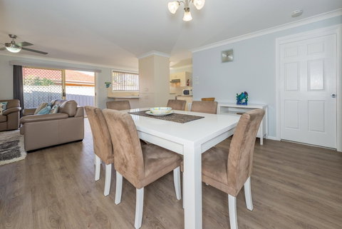 Pebble Pde 1 / 14 Fingal Bay - New South Wales Tourism  0