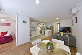 Belmont Apartment Near Perth City 3404 - New South Wales Tourism  1