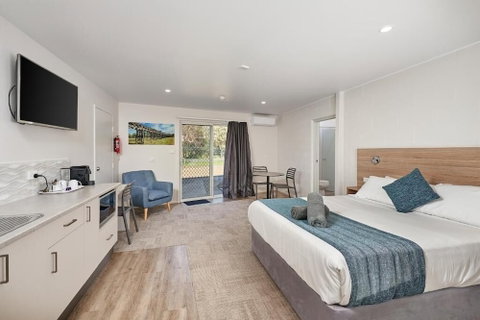 Gundagai Tourist Suites - New South Wales Tourism  3
