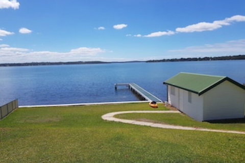 Lake Escape - Lake Macquarie - New South Wales Tourism  0