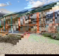 R  R in Bright - Short walk to town - New South Wales Tourism 