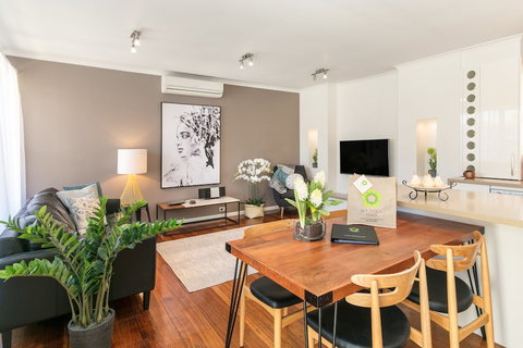 BOUTIQUE STAYS - Sandy Breeze 3 - New South Wales Tourism  1