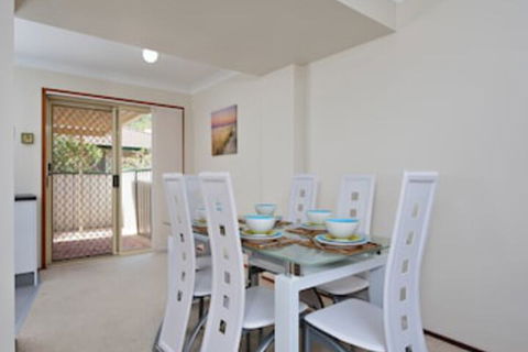 Beachcomber At Fingal Bay - New South Wales Tourism  0