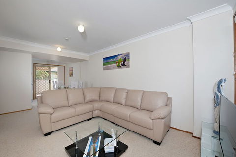 Beachcomber At Fingal Bay - New South Wales Tourism  1
