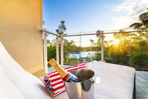 Bayhill Manor In Sanctuary Cove - New South Wales Tourism  6