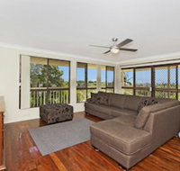 KINGSCLIFF HOLIDAY HOME on the HILL SYDS VIEW - New South Wales Tourism 