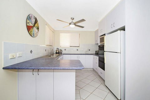KINGSCLIFF HOLIDAY HOME On The HILL SYDS VIEW - New South Wales Tourism  5