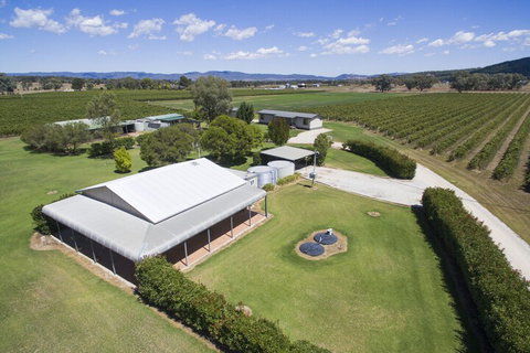 Farmers Daughter Wines - New South Wales Tourism  1