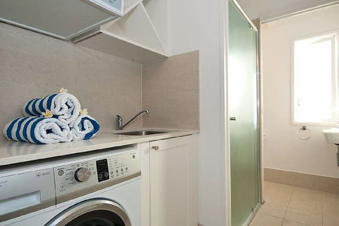 Hedges Avenue Beach House - New South Wales Tourism  2