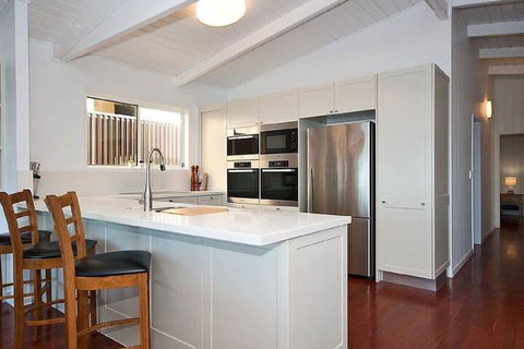 Hedges Avenue Beach House - New South Wales Tourism  6