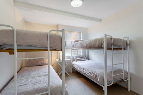 Wanda Beach Unit 2 / 197 Soldiers Point Road - New South Wales Tourism  1