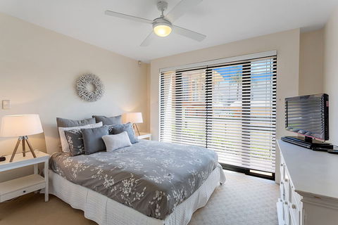 Wanda Beach Unit 2 / 197 Soldiers Point Road - New South Wales Tourism  0